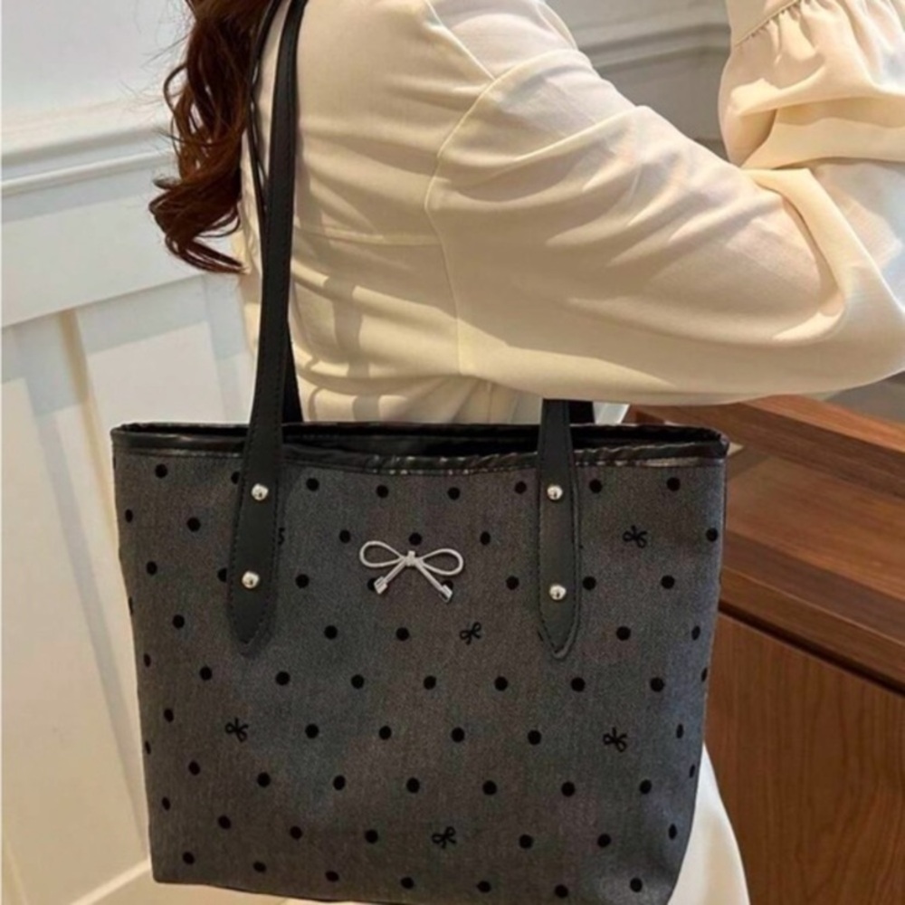 Polka dot and bow tote